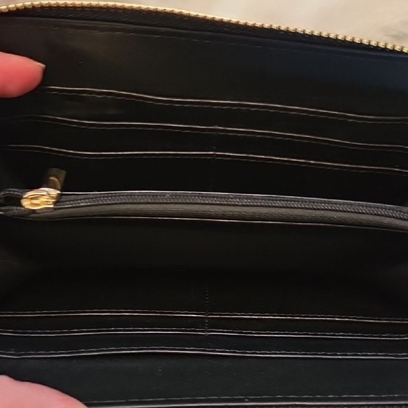 Nanette Lepore NWT Black Wallet with Gold Accent & Card Holder - Picture 6 of 6